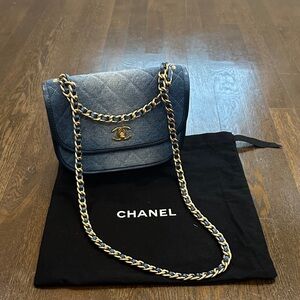 Ombré denim quilted bag